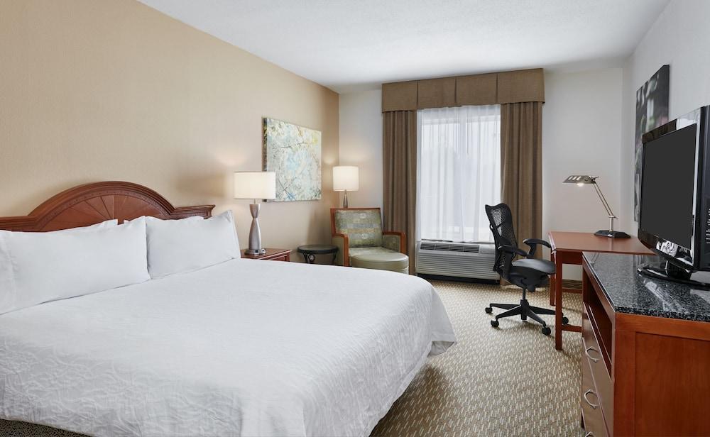 Hilton Garden Inn Charlotte North Εξωτερικό φωτογραφία