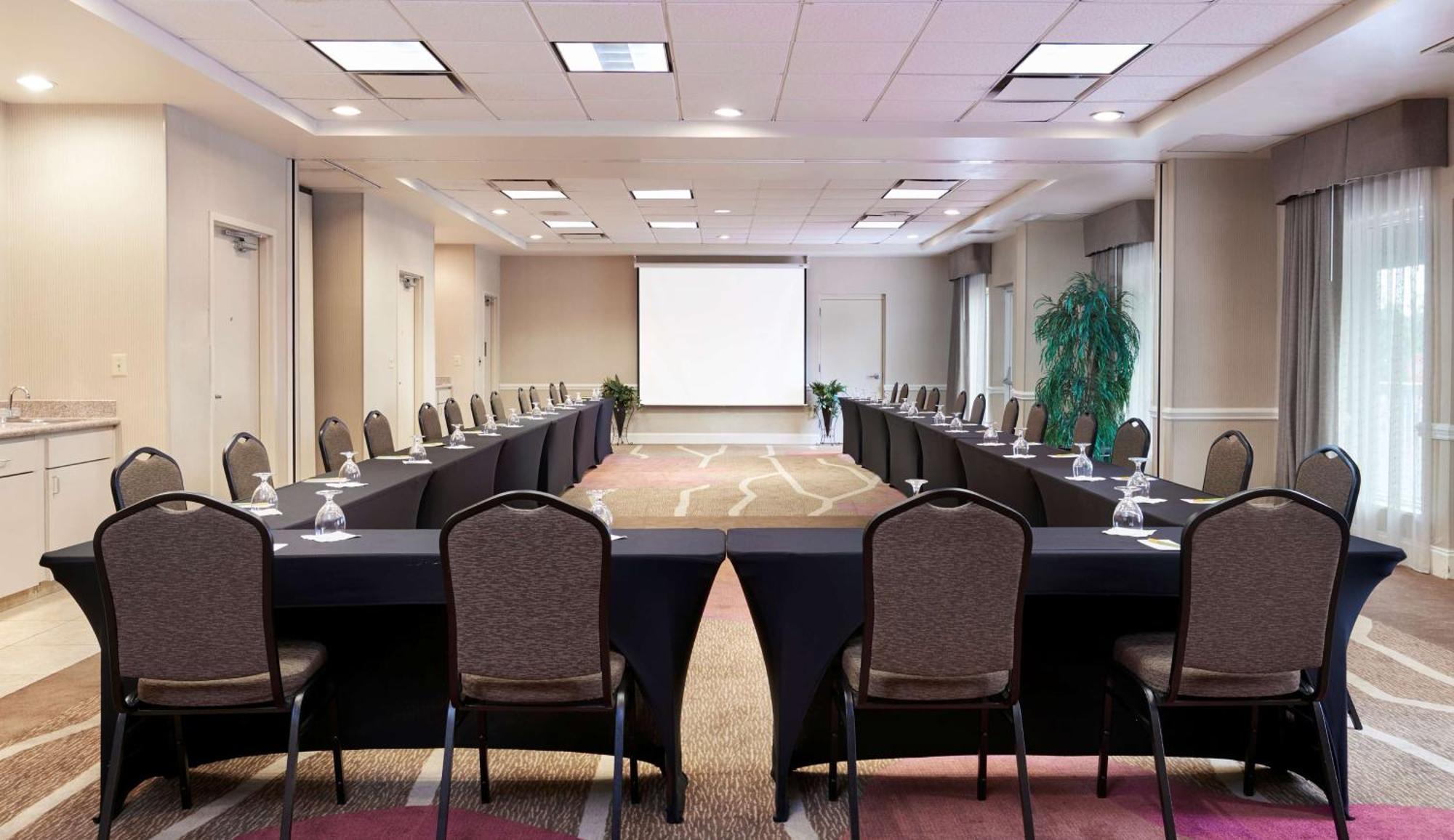 Hilton Garden Inn Charlotte North Εξωτερικό φωτογραφία