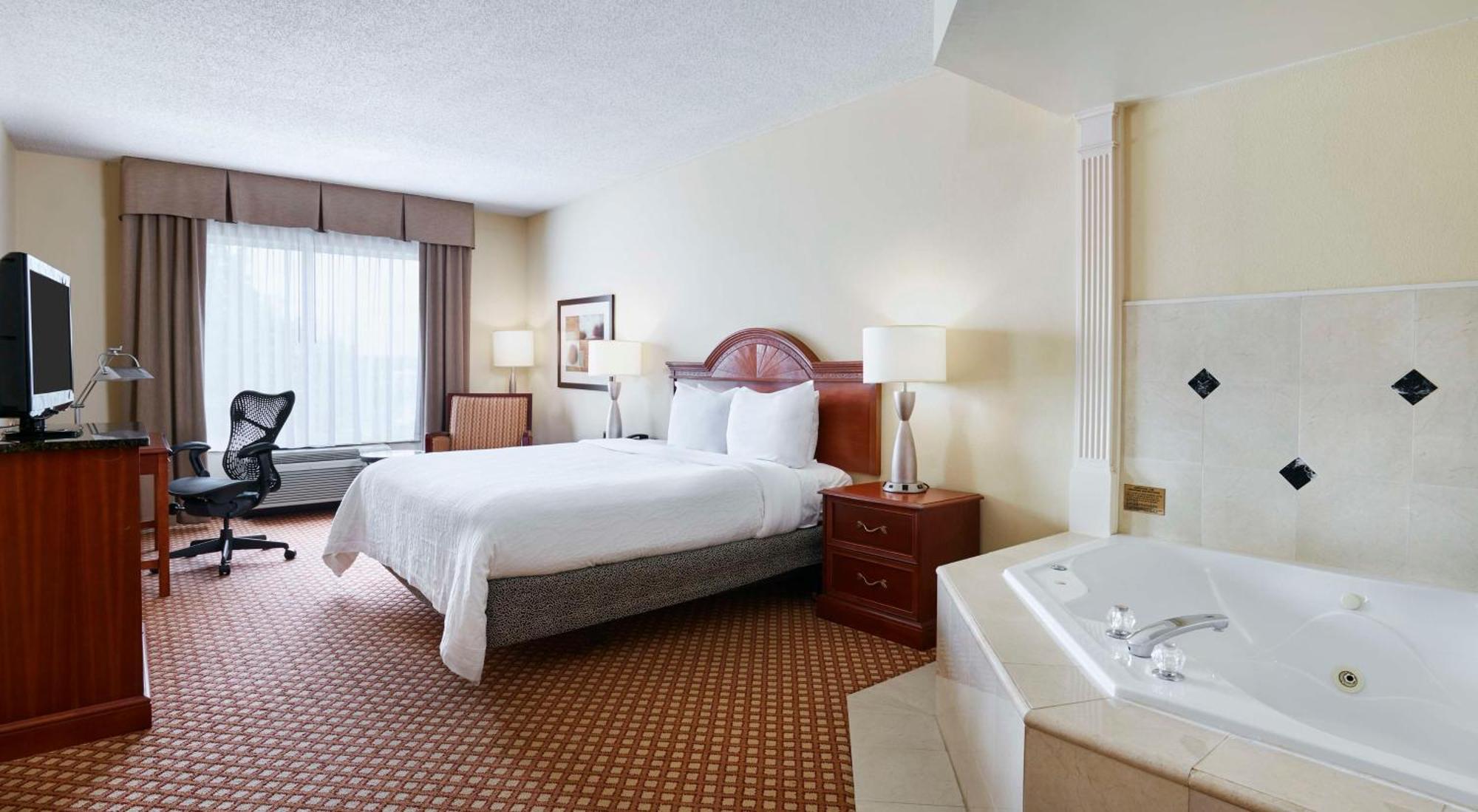 Hilton Garden Inn Charlotte North Εξωτερικό φωτογραφία
