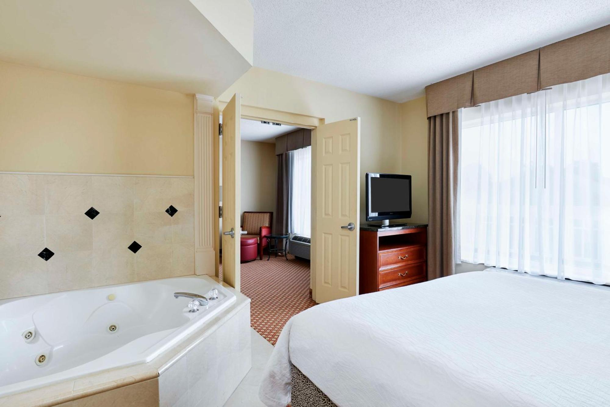 Hilton Garden Inn Charlotte North Εξωτερικό φωτογραφία